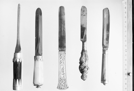 Circumcision knife from the Jewish Folklore Collection. Photo: MARKK Archive (photo no. 48).