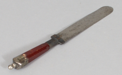 Circumcision knife, collection of the Society for Jewish Folklore, MARKK 29.1:444, photo: MARKK.